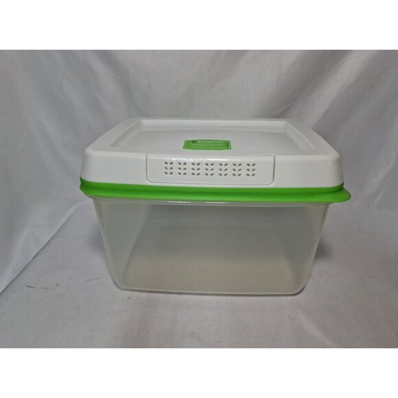 Rubbermaid FreshWorks Produce Saver Fresh Vent Large 17.3 Cups 4.1 L - Picture 1 of 7